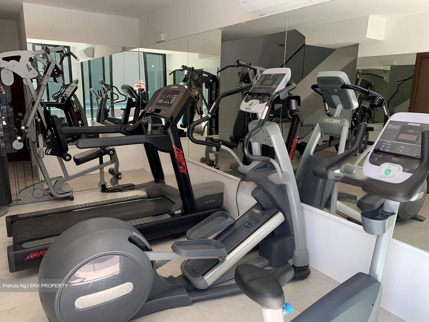 Senyum Residences (D14), Terrace #473815141